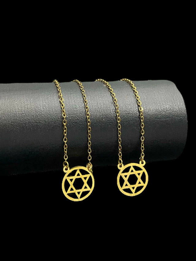 ESCAPULÁRIO ESTRELA DE DAVI VAZADO - BANHADO A OURO 18k