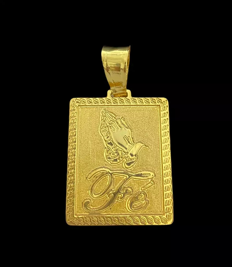PINGENTE FÉ COM MÃO GG - BANHADO A OURO 18K