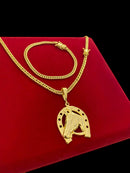 KIT GRUMET 5MM + PINGENTE CAVALO BANHADO A OURO 18K