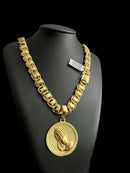 CORDÃO DUBAI 15MM COM FECHO ESPECIAL MÃO REZANDO + PINGENTE FÉ BANHADO OURO 18K
