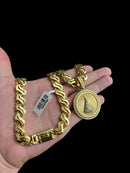 CORDÃO FRISO S VAZADO 13MM + PINGENTE NOSSA SENHORA - BANHADO A OURO 18k