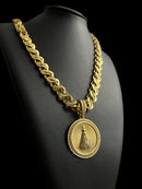 CORDÃO FRISO S VAZADO 13MM + PINGENTE NOSSA SENHORA - BANHADO A OURO 18k