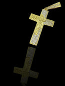 PINGENTE CRUZ ROSTO CRAVEJADO M/G - BANHADO A OURO 18K