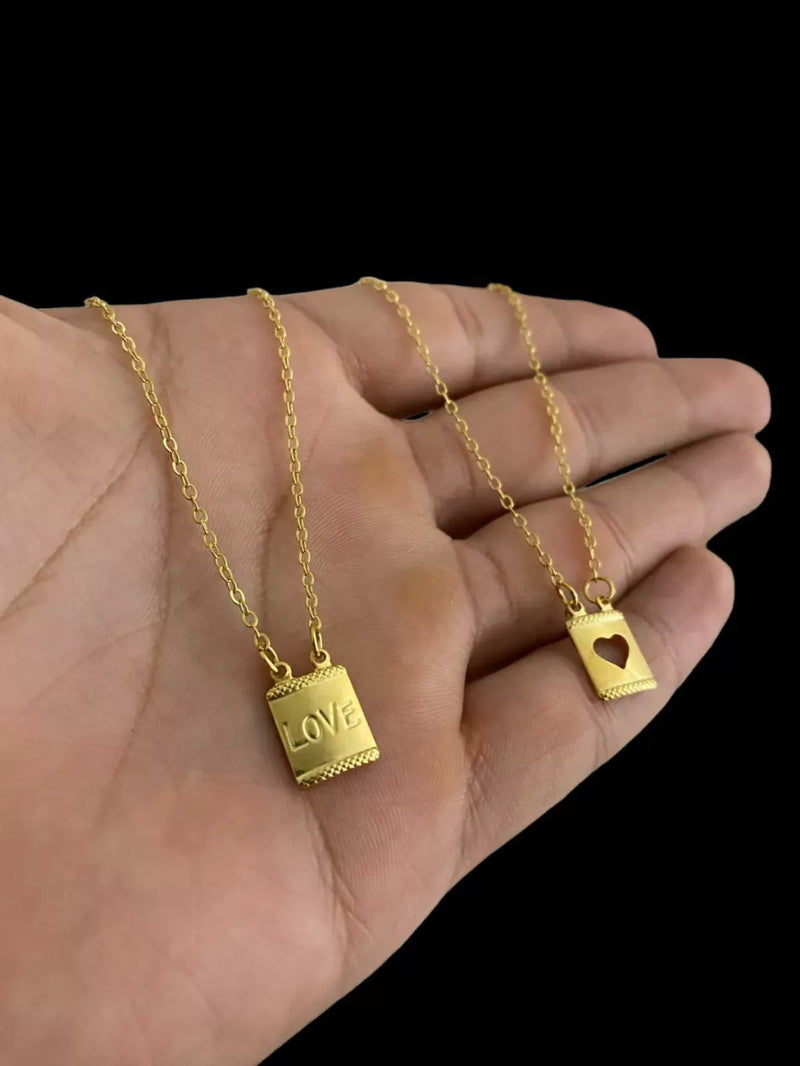 ESCAPULÁRIO CADEADO 1MM LOVE CORAÇÃO VAZADO - BANHADO A OURO 18K